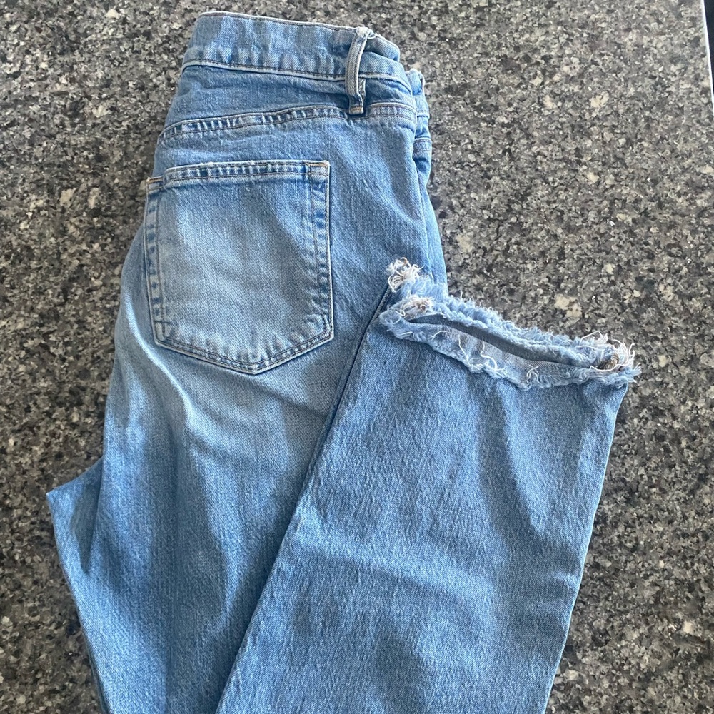The Loft distressed kick crop jeans in size 27/4, light wash.